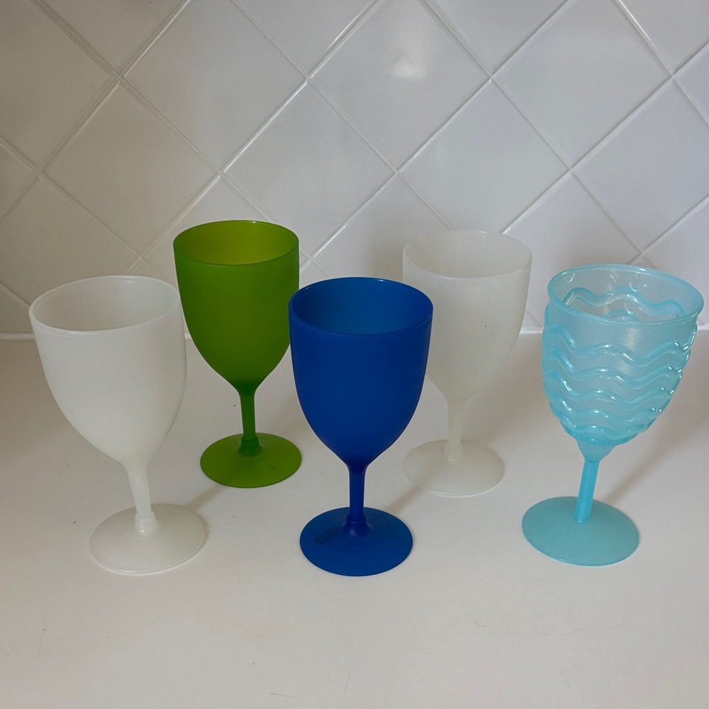 Colorful Plastic Wine Glass Set